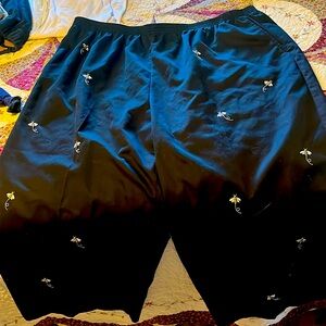 Bumblebee adorned Capri